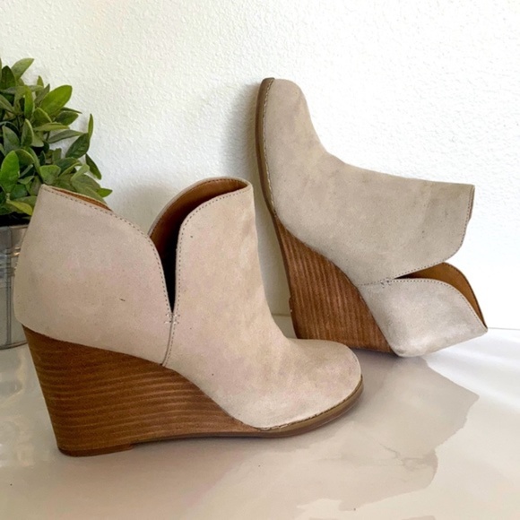 Abound Shoes - Abound tan suede wedge booties sz 8.5
